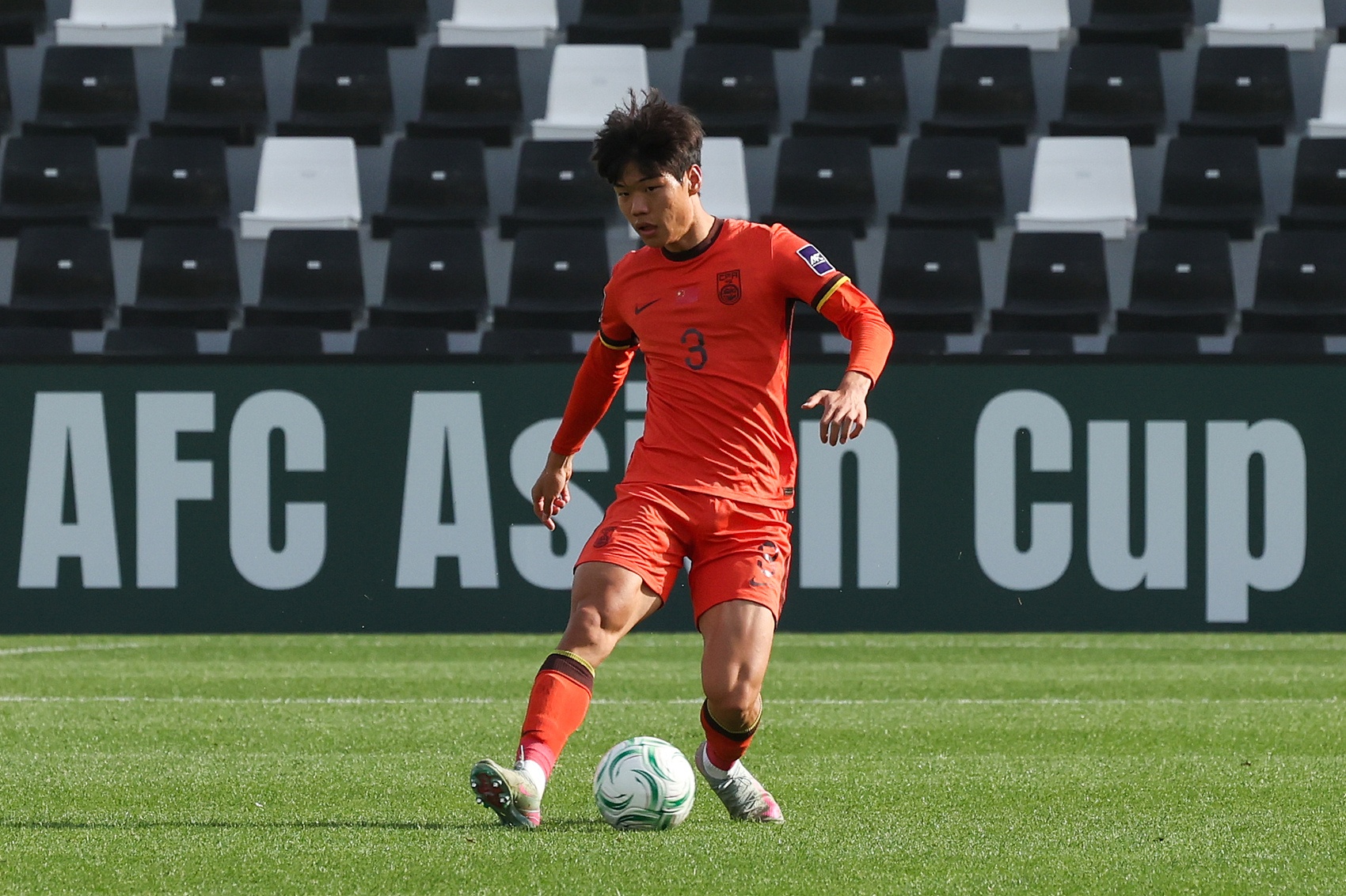 开云入口-媒体人：关于贺一然的未来，现在看最接近的是山东泰山